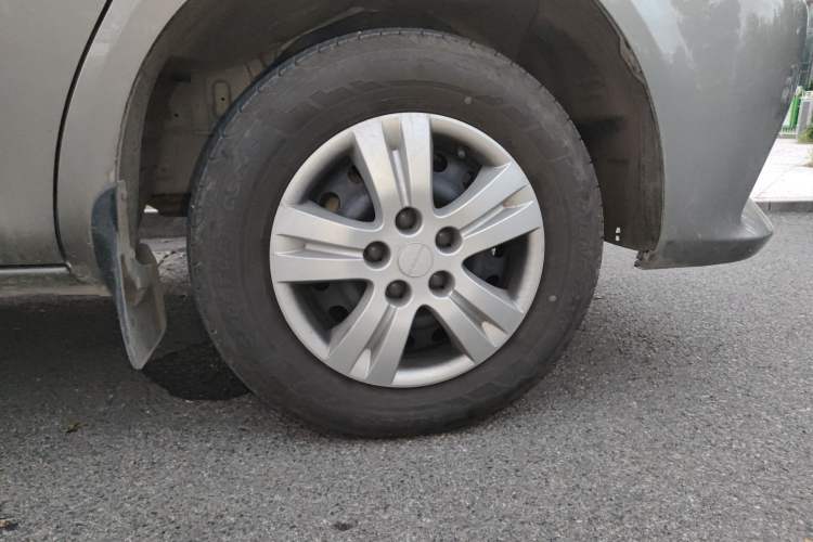 Used FORTHING Lingzhi 2025 M5 1.5T Long Wheelbase Base Model 7-Seater