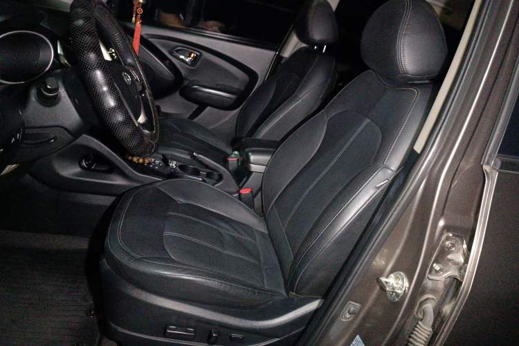 Used Hyundai ix35 2012 2.0L Automatic Two-Wheel Drive Elite Edition GLS
