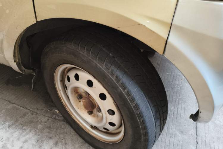 Used Wuling Rongguang 2014 1.2L S Base Model Right Front Wheel Hub