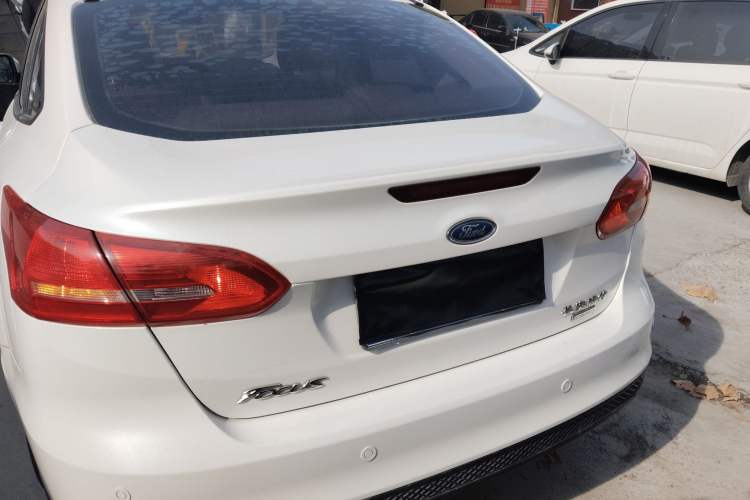 Used Ford Focus 2015 Sedan EcoBoost 125 Automatic Supreme Style Edition