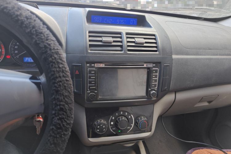 Used BAIC Weiwang M20 2014 1.5L practical type BJ415A Audio And AC Panel