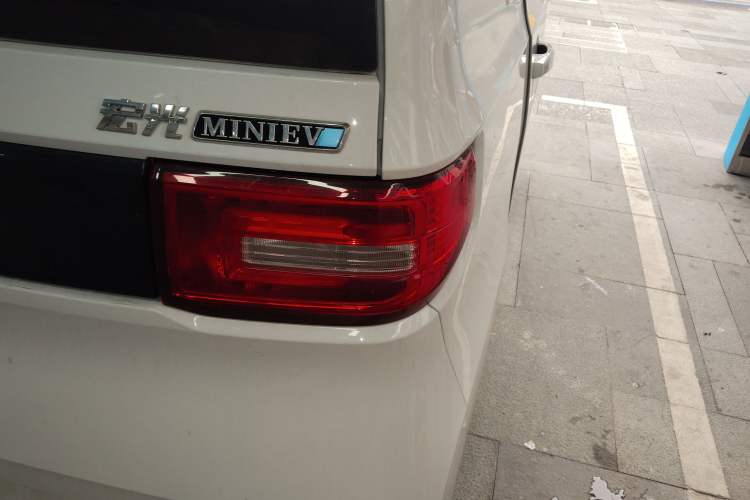Used Wuling Hongguang MINIEV 2021 Macaron Fashion Model Lithium Iron Phosphate Exterior 3