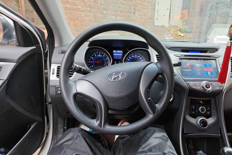 Used Hyundai Elantra (5th Generation / Langdong) 2015 1.6L Manual Leading Model
