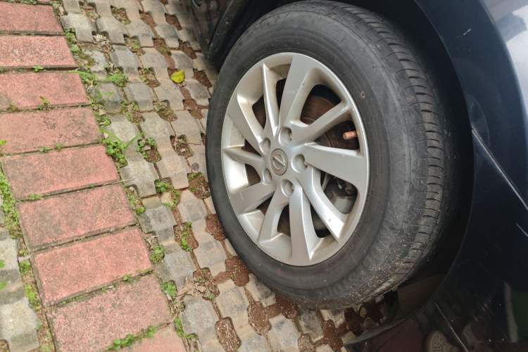 Used Nissan Sylphy 2014 1.6XV CVT Deluxe Edition Right Front Wheel Hub