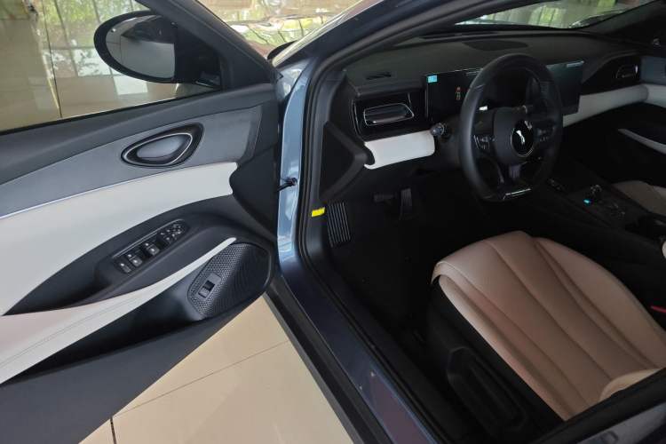 Used BYD Seal 06 New Energy 2024 DM-i 80KM Luxury Model
