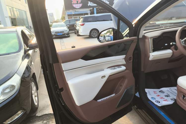 Used BYD Xia 2025 DM-i 1.5T 180km Beyond Edition
