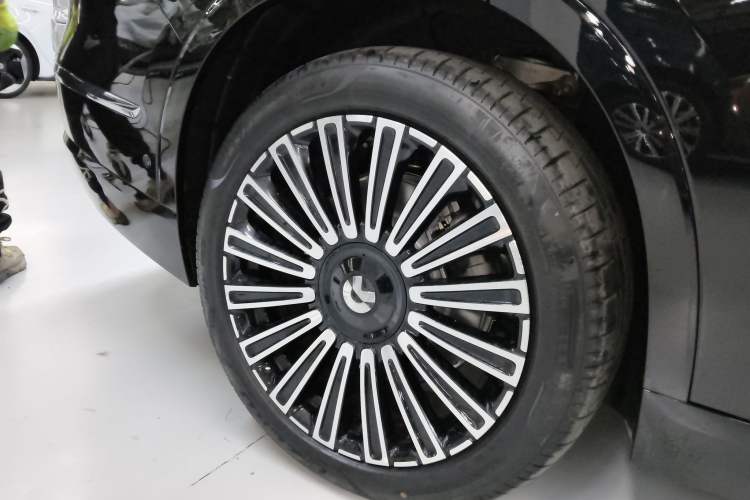 Used Nio ES8 2026 Model 6-seat Executive Luxury Edition Right Rear Wheel Hub