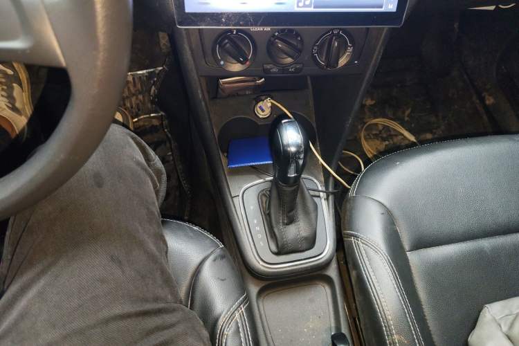 Used Volkswagen Polo 2016 1.4L Automatic Trendy Model Gear Lever