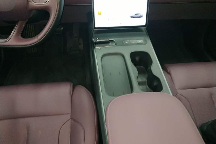 Used Nio ET5T 2024 75kWh Touring Gear Lever