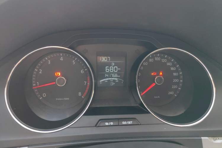 Used Volkswagen Bora 2013 1.6L Manual Fashion Edition
