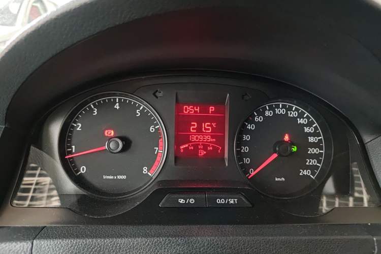 Used Volkswagen Santana 2015 1.6L Automatic Fashion Edition Instrument Cluster