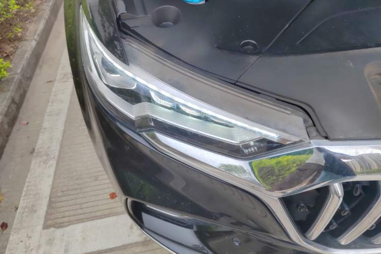 Used Hongqi HS5 2022 Revised Version 2.0T Smart Connect Flagship Edition