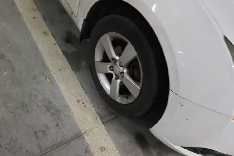 Used Chevrolet Cruze 2013 1.8L SE AT Right Front Wheel Hub