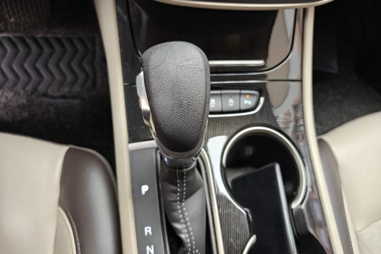 Used Buick Verano 2015 Sedan 15S Automatic Leading Model Gear Lever