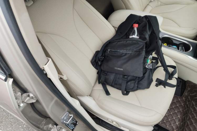 Used Lincoln MKC 2014 2.0T Four-Wheel Drive Luxury Edition Right Front Seat