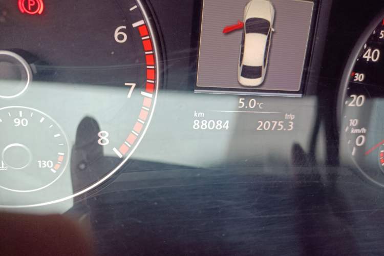 Used Volkswagen Passat 2014 1.8TSI DSG Prestige Edition Odometer Close Up