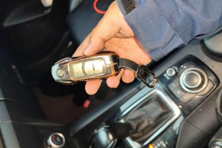 Used Mazda 3 Axela 2014 Sedan 1.5L Automatic Luxury Model