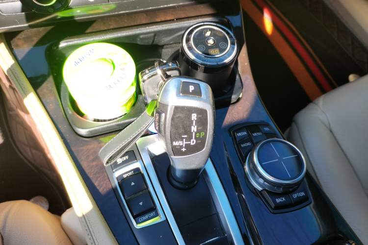 Used BMW 5 Series 2013 525Li Luxury Model
