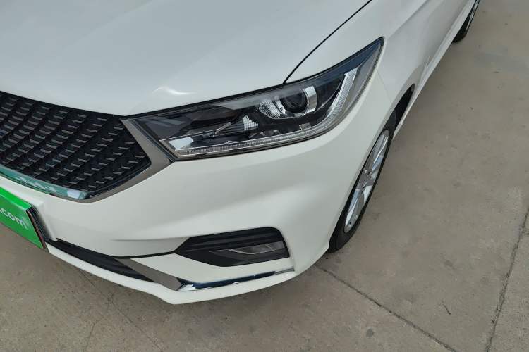 Used Baojun 360 2019 1.5L CVT Elite Version China VI Left Front Headlight