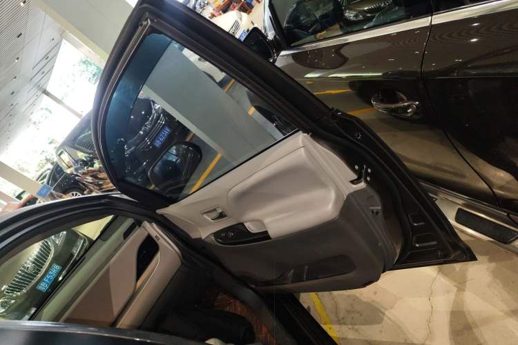 Used Toyota Sienna 2016 3.5L Two-Wheel Drive 7-Seater Parallel Import