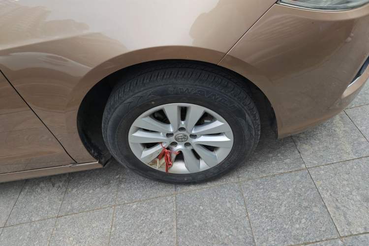 Used Brilliance H530 2017 1.6L Automatic Comfort Model Right Front Wheel Hub