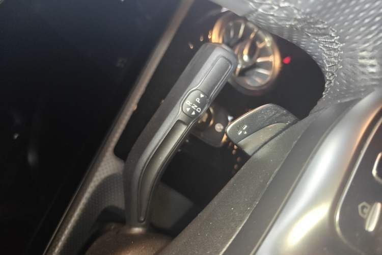 Used Mercedes-Benz A-Class 2020 Restyled A 200 L Sport Sedan Fashion Version Gear Lever