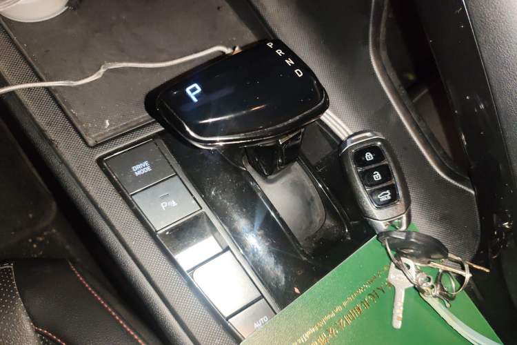 Used Hyundai Elantra 2022 240TGDi DCT GLX Elite Edition Gear Lever