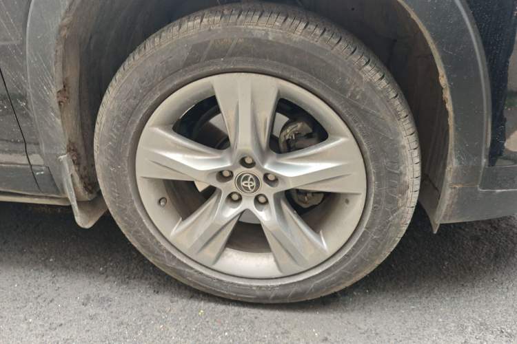 Used Toyota Highlander 2018 2.0T Four-Wheel Drive Luxury Edition 7 Seats China V Emission Standard