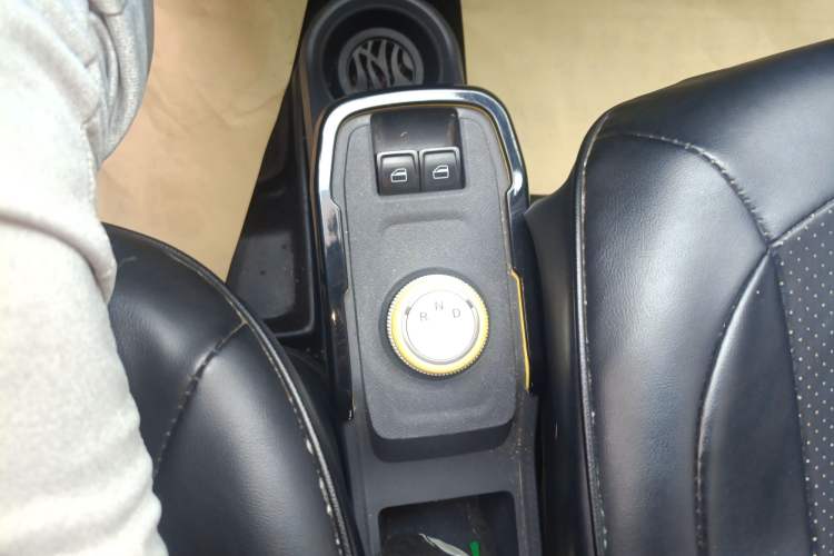 Used Chery QQ Ice Cream 2022 120km Conical Shape Lithium Iron Phosphate Gear Lever