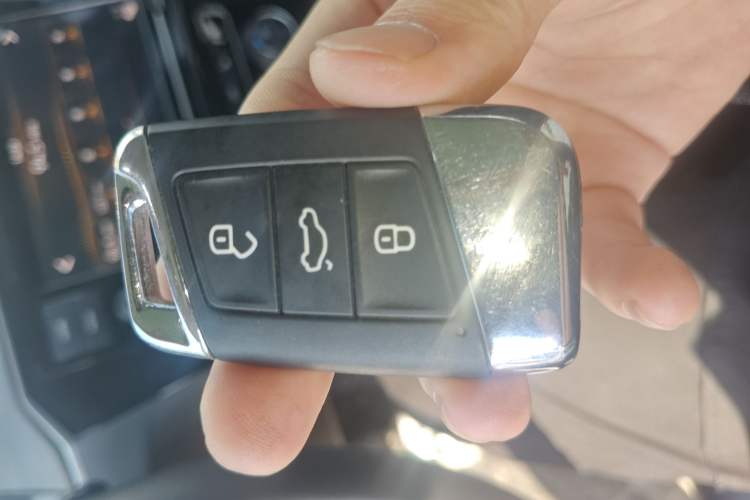 Used Volkswagen Magotan 2019 330TSI DSG Luxury Version China VI Standard Vehicle Key