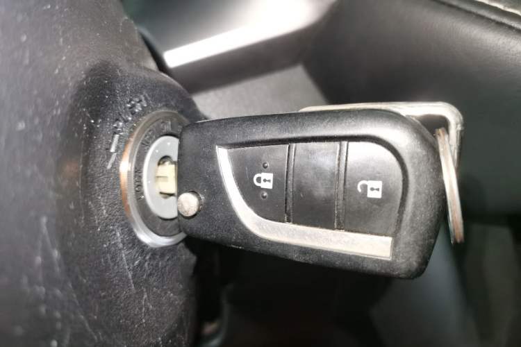 Used Toyota RAV4 2019 2.0L CVT Two-Wheel Drive Pioneer Edition China V Standard