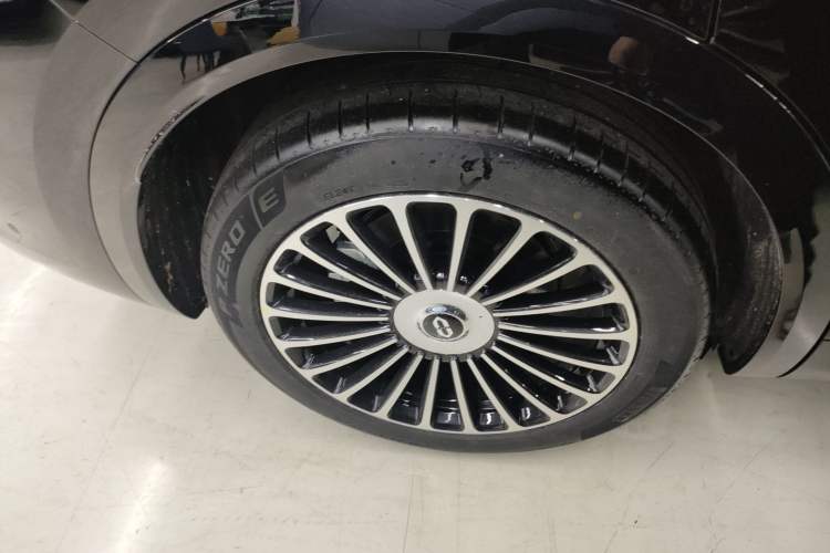 Used Hima AITO M8 2025 Extended-Range Max+ Version 53.4 kWh 5-Seater Edition