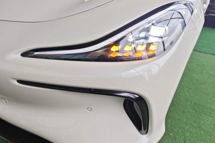 Used IM LS6 2023 Max Standard Edition Left Front Headlight