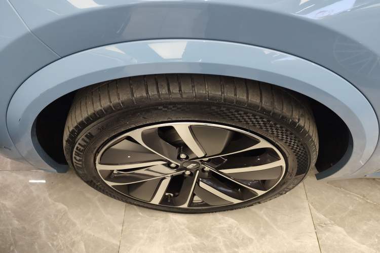 Used Li Auto L9 2022 Max model