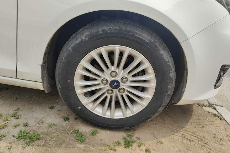 Used Ford Escort 2015 1.5L Manual Comfort Model
