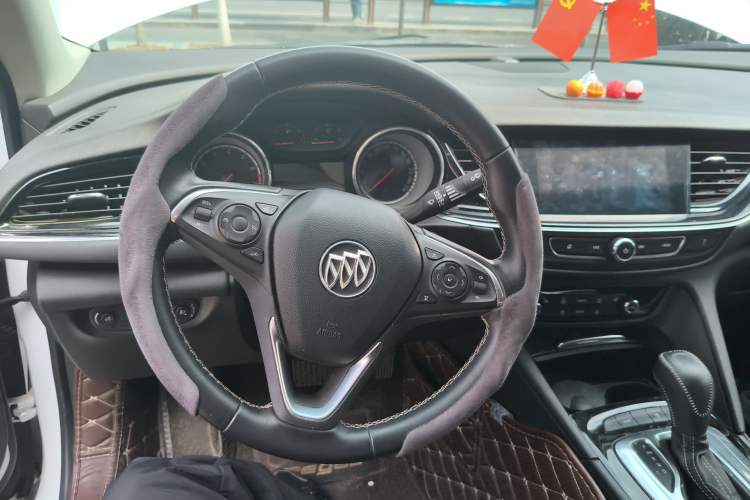 Used Buick Regal 2017 20T Elite Edition Steering Wheel
