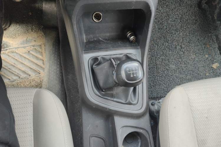 Used Wuling Hongguang V 2019 1.5L Jingqu Version China VI LAR Gear Lever