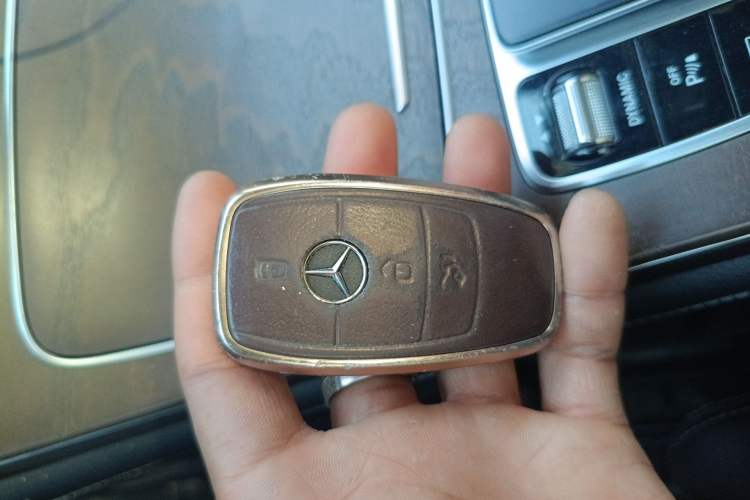 Used Mercedes-Benz GLC 2020 GLC 260 L 4MATIC Luxury Model Vehicle Key