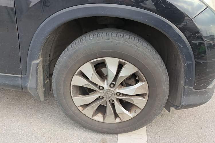 Used Honda CR-V 2013 2.4L two-wheel drive luxury version Right Front Wheel Hub