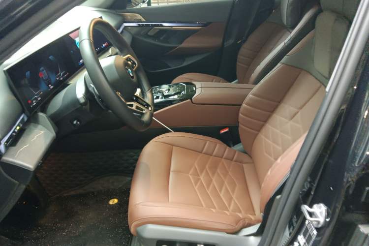 Used BMW 5 Series 2024 530Li Luxury Edition M Sport Package