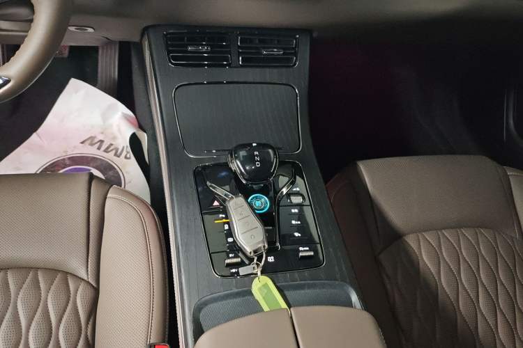 Used BYD Han 2023 DM-i Champion Edition 121KM Prestige Model
