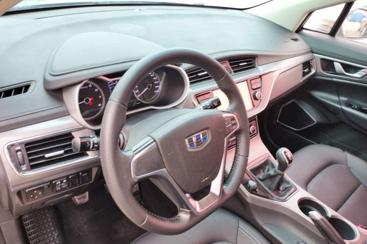 Used Geely Auto Emgrand GS 2016 Sports Edition 1.8L Manual LingShang Model Center Console