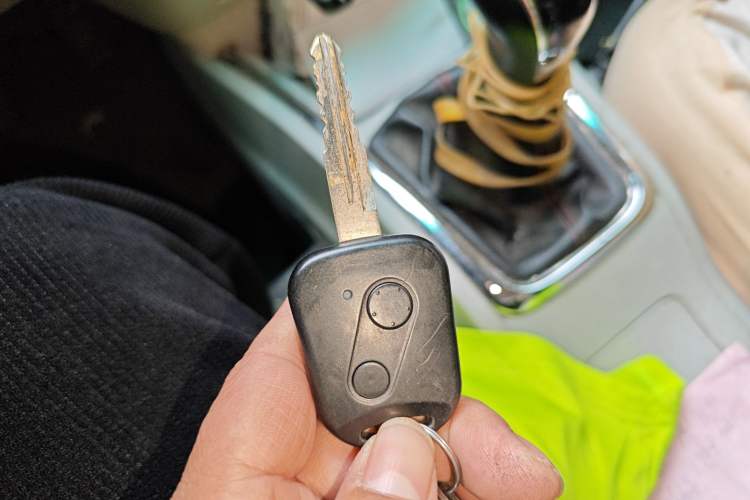 Used Jinbei New Hiace S 2021 1.5L Wealth Central Air-Conditioned Bus China VI Standard Model SWC15M Vehicle Key