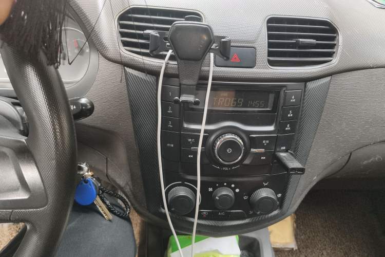 Used Wuling Hongguang 2015 1.2L S Base Model China V Standard Audio And AC Panel