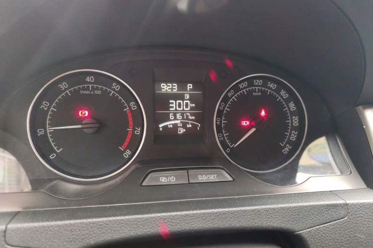 Used Skoda Rapid Spaceback 2014 1.6L Automatic Enjoyment Edition
