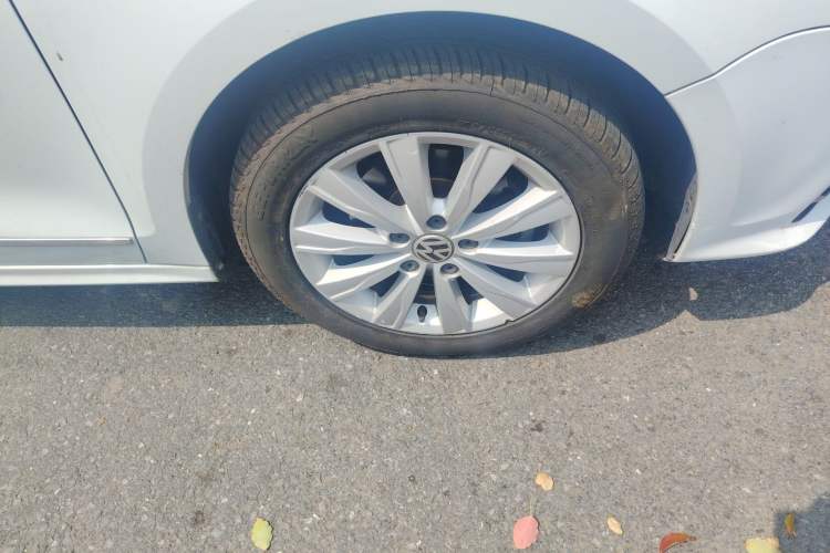 Used Volkswagen Sagitar 2015 1.6L Automatic Comfort Model
