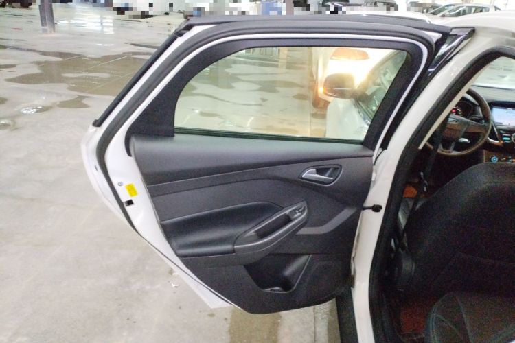 Used Ford Focus 2018 Hatchback Classic 1.6L Automatic Comfort Plus SmartDrive Edition
