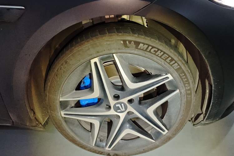 Used Rising F7 2023 Advanced Pro Edition Right Front Wheel Hub