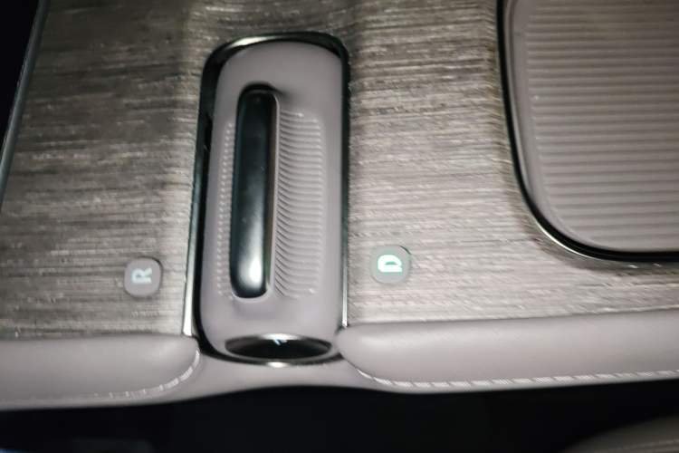 Used Nio ES7 2024 100kWh Signature Edition Gear Lever