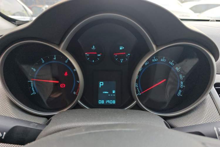 Used Chevrolet Cruze 2013 1.8L SE AT Instrument Cluster